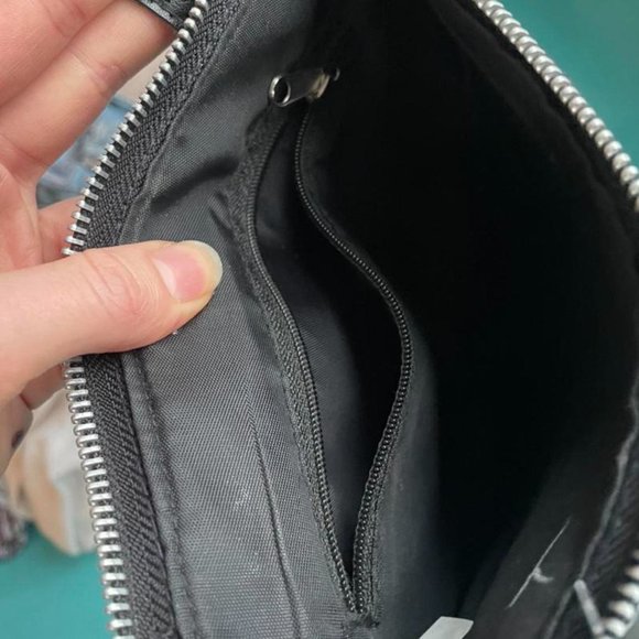 90’s Punk Mini Bag 🖤❤️ - Picture 3 of 3